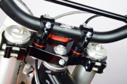 Afbeeldingen van KTM/HUSQ/GASGAS 16-  BAR MOUNTS 28.6MM FOR STOCK TRIPLE CLAMPS